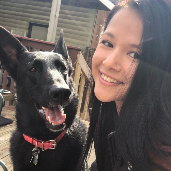 Meet your Posher, Erika ⭐️ - Picture 4 of 5